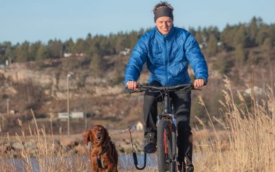 hund sykkel tur springer